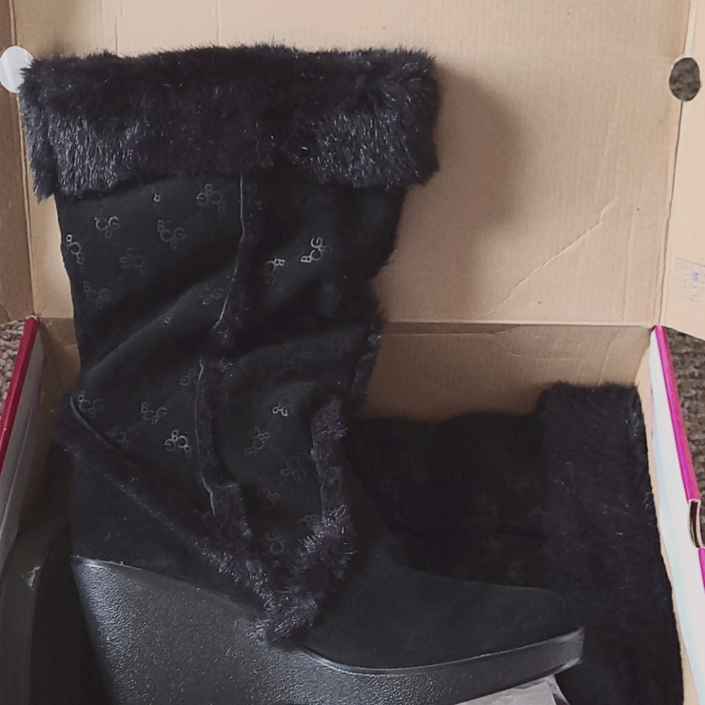 Suede wedge boots